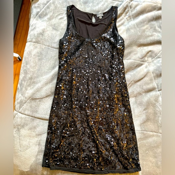 Mexx size Large sequin front dress. Hits mid thigh. - Picture 1 of 3